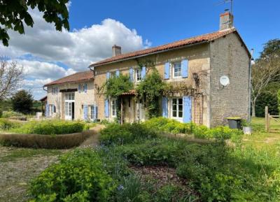 €322500 - Beautiful House With Attached Gite, On 3 Acres And With A Heated Pool