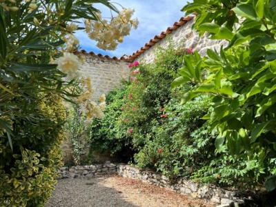 Beautiful Charentaise House with Private Courtyard Garden