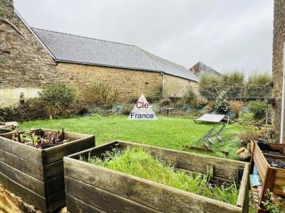 Detached Cottage with Lovely Garden