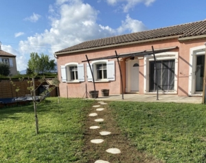 Detached Villa with Lovely Garden