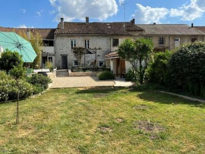 SLD02617 - Under Offer with Cle France