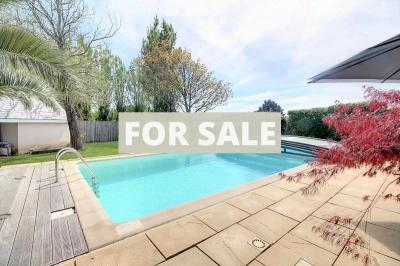 Detached House with Pool Close to the Coast