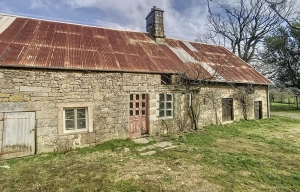 Detached Country House and Outbuildings to Renovate