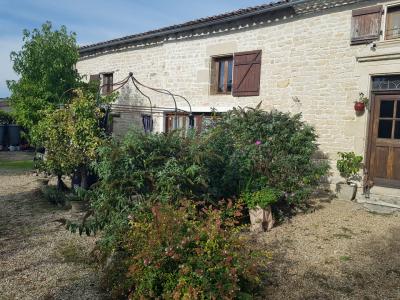 Detached Charentaise Style House with Garden