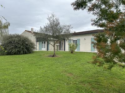 House With Swimming Pool and Guest Gites