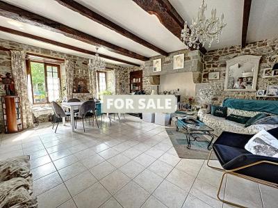 Detached House with Character 10 Mins from Beach