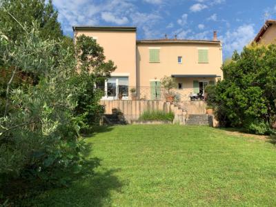 Detached Villa with Swimming Pool