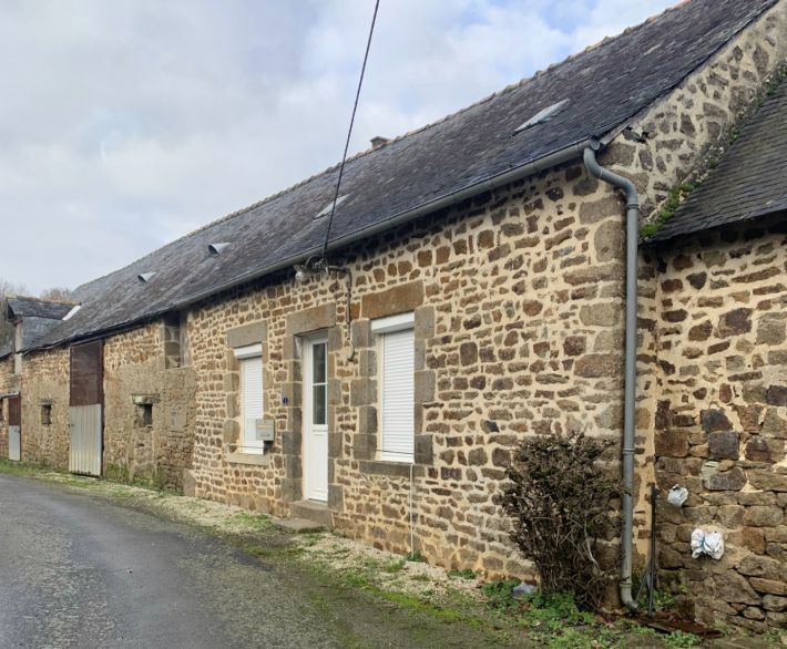Habitable Country House with Outbuilding