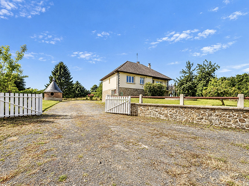 Property_For_Sale_in_France_with_Cle_France_Join_our_mailing_List_LNH08841_49.54