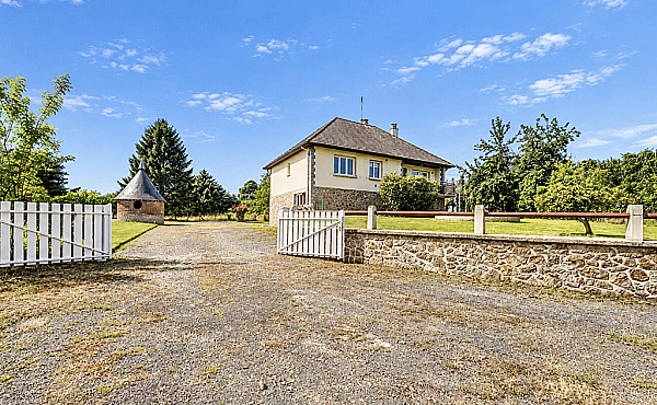 Property_For_Sale_in_France_with_Cle_France_Join_our_mailing_List_LNH08841_49.54