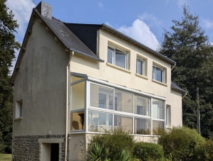 Detached House with Large Landscaped Garden