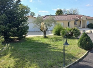 Magnificent Location for the Ranch Style Detached House