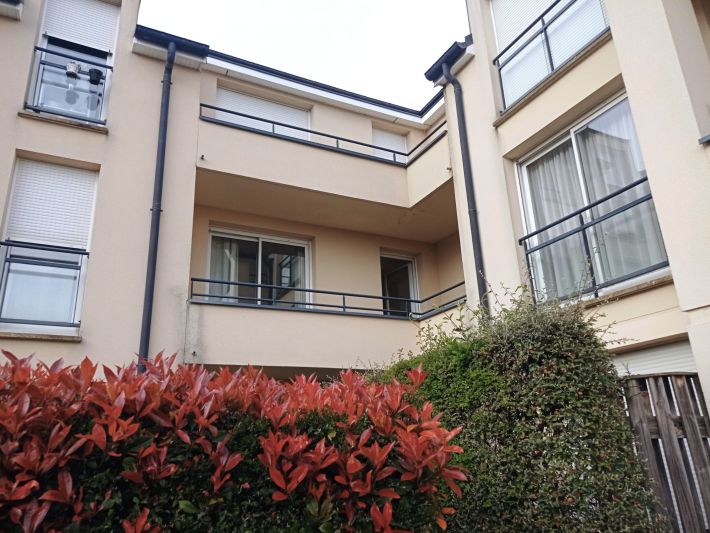 Apartment in Heart of Town with Income