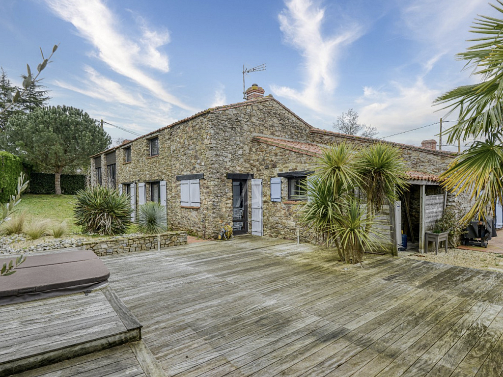 Property_For_Sale_in_France_with_Cle_France_Join_our_mailing_List_AXL04799_23