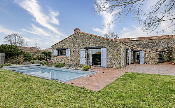 Property_For_Sale_in_France_with_Cle_France_Join_our_mailing_List_AXL04799_19