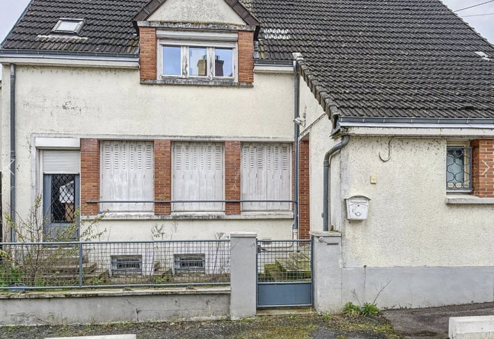 Detached House  to Improve with Garden