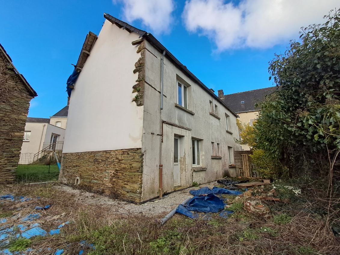 Detached House to Renovate with Garden