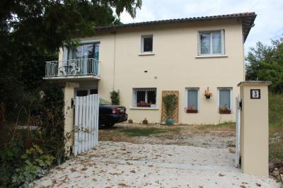 Detached House with Nice Garden