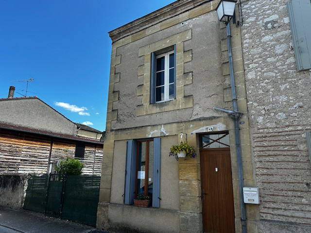 Town House with Courtyard Garden
