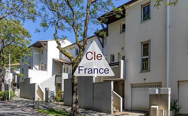 Lovely House with Terrace, Garden and Garage