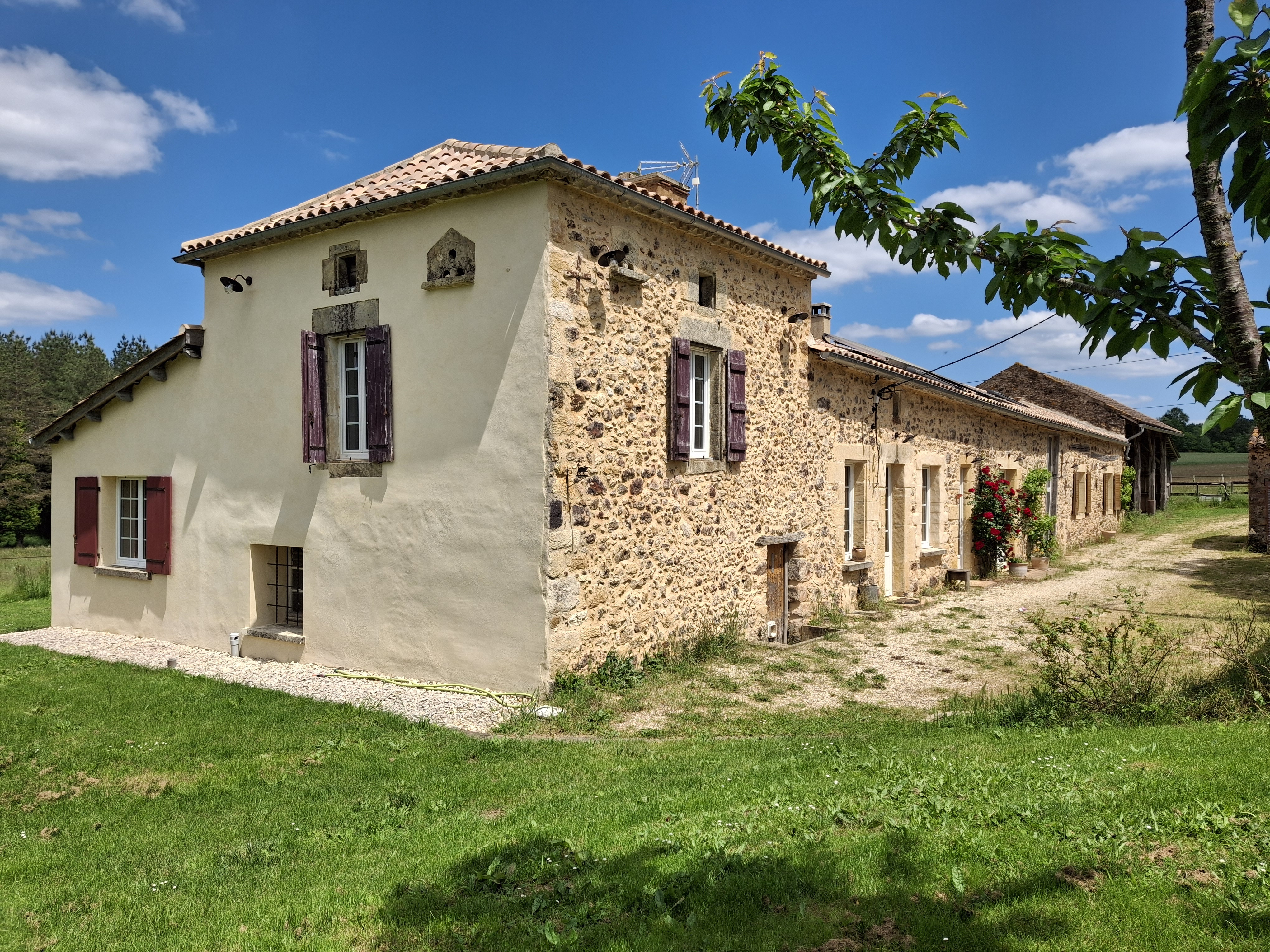 Beautiful Detached Country House with Outbuildings