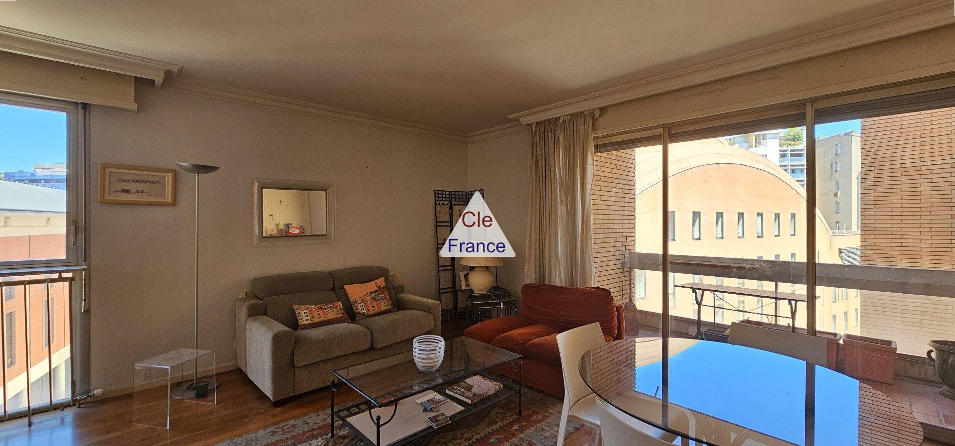 Toulouse Centre, Magnifique T2 Lumineux En Hyper Centre. !