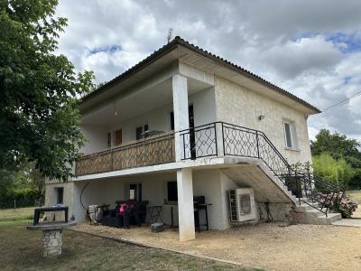 Detached Country House with Outbuilding