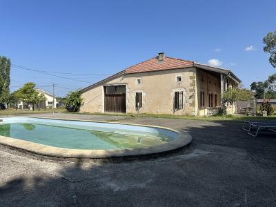 Detached House with Outbuilding and Swimming Pool