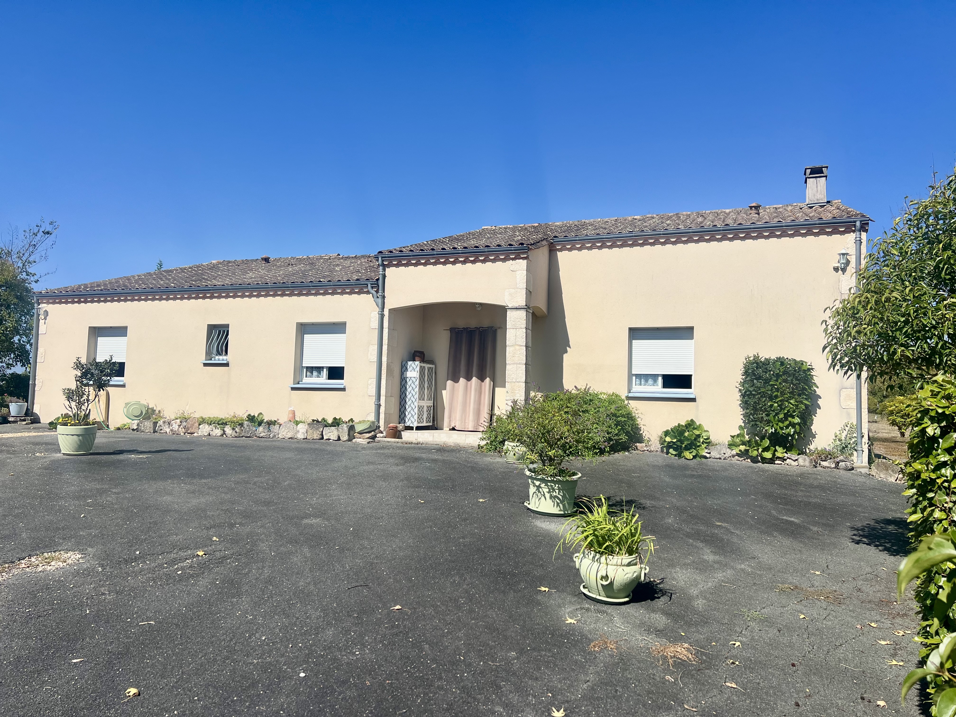Detached House and Large Garden with Open Views