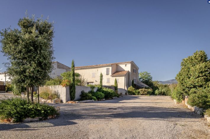 Splendid Former Farmhouse with Guest Gites, Cottages