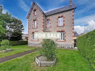 Lovely Detached House with Garden