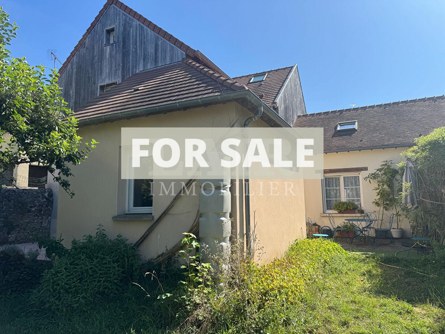 Town House win Good Location with Garden