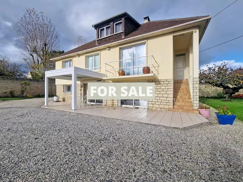 Detached House with Garden by the Coast