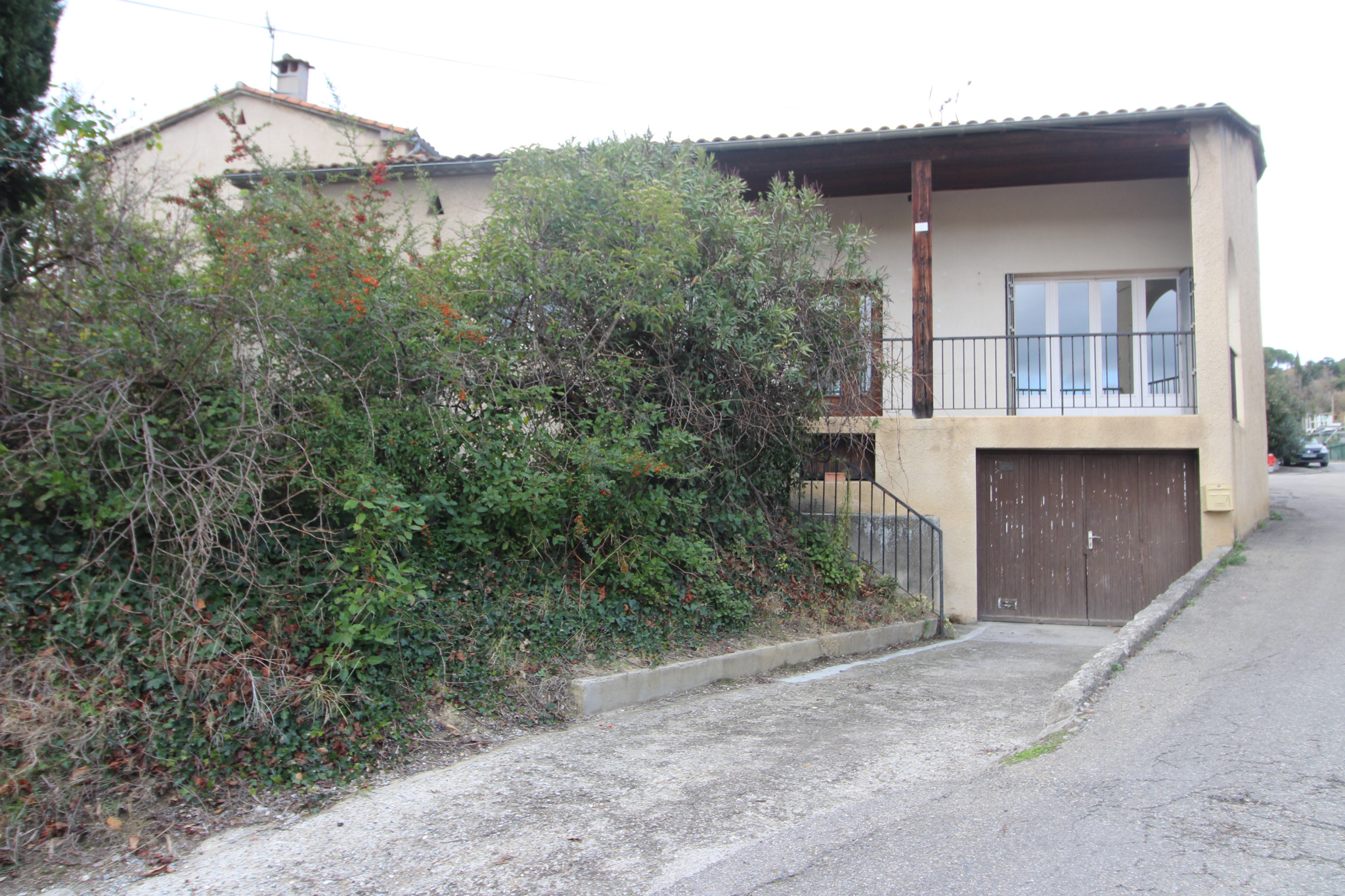 Traditional House with Garden