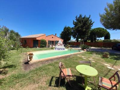 Detached House with Pool in Landscaped Garden