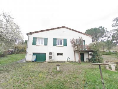Detached Country Villa with Swimming Pool