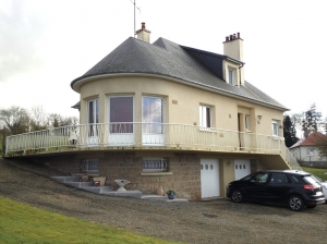 Detached House with Landscaped Garden