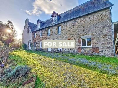 Stunning Detached Country House with Splendid Interiors