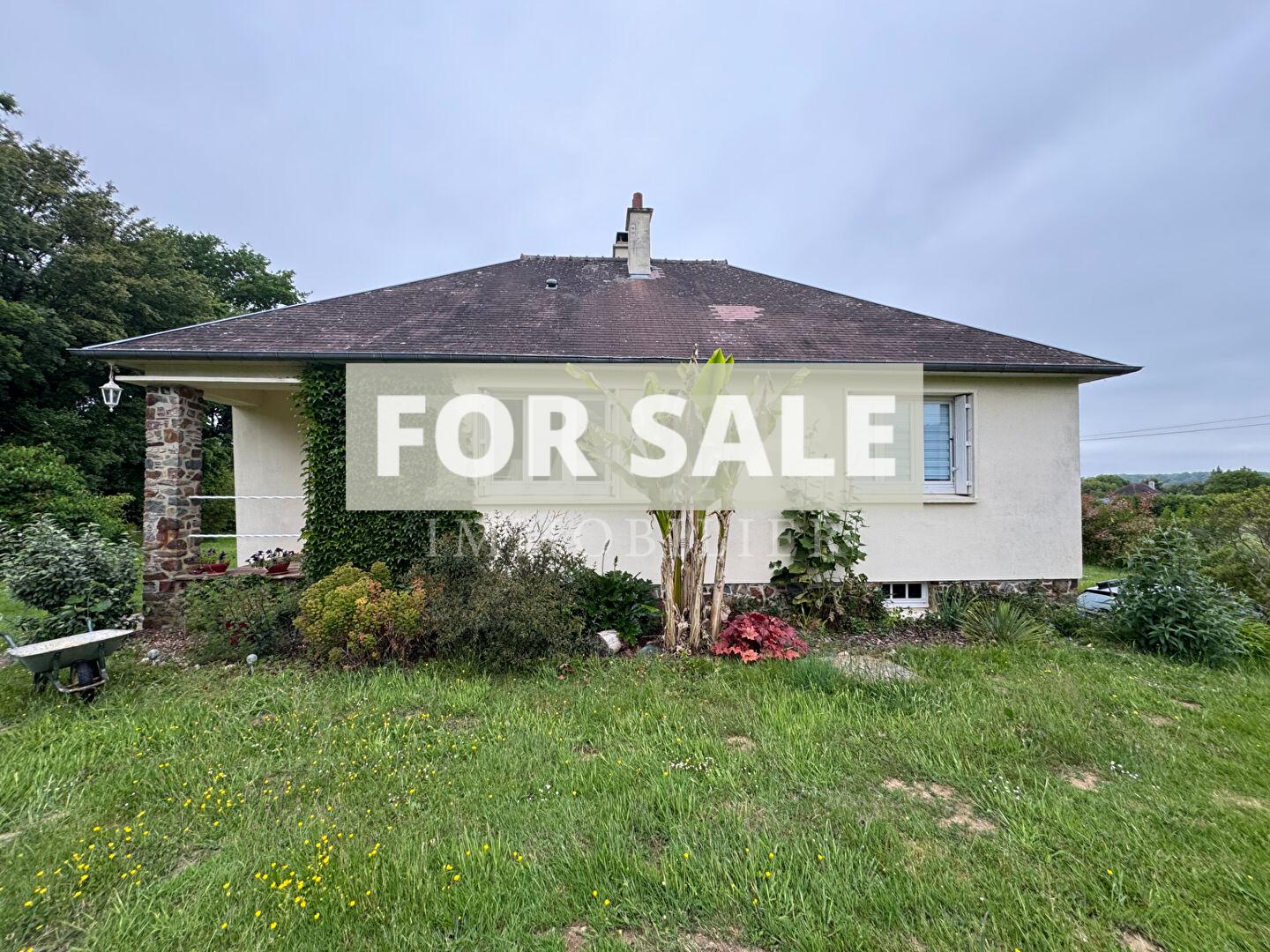 Detached Country House with Landscaped Garden