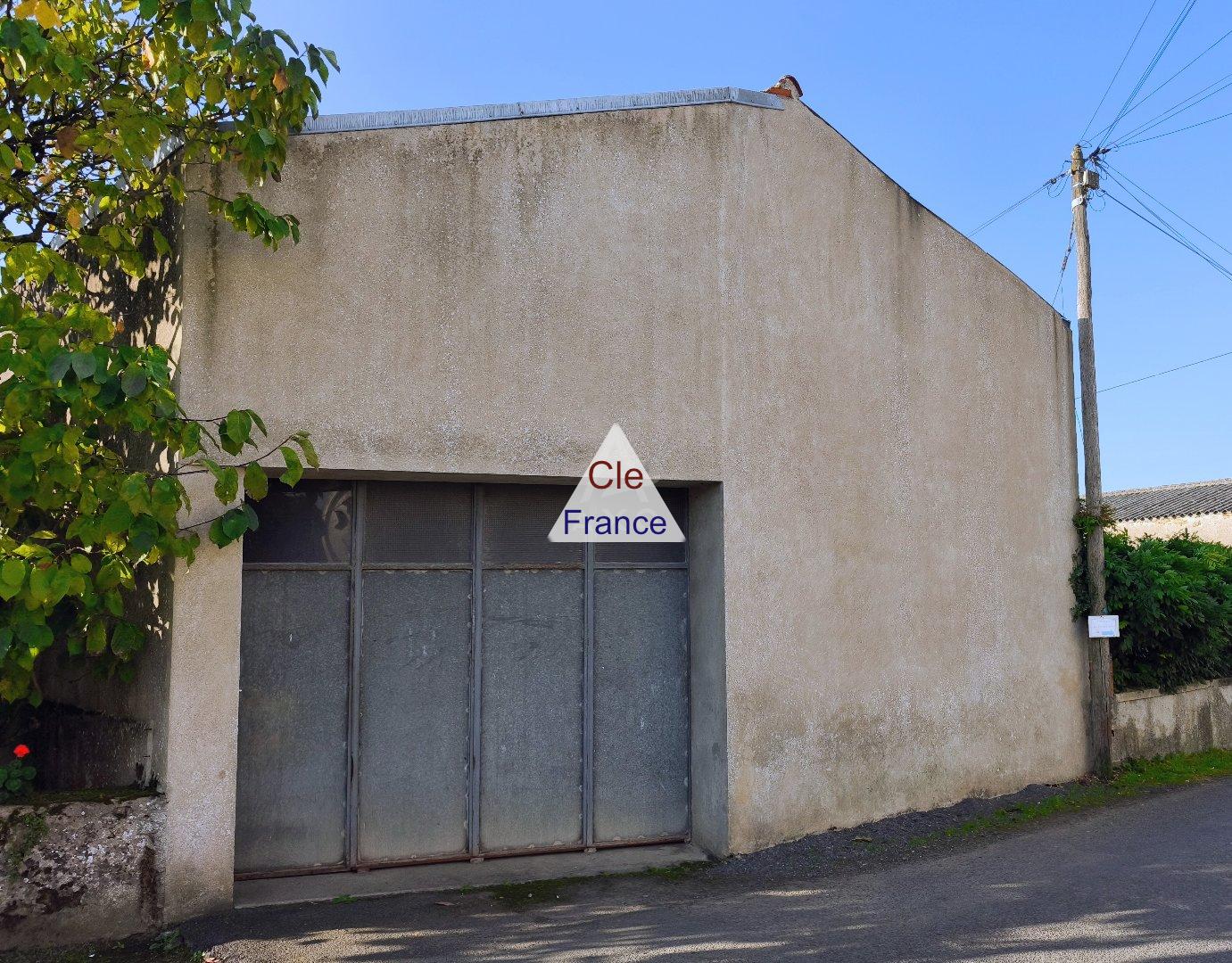 Large Garage with Many Possibilities