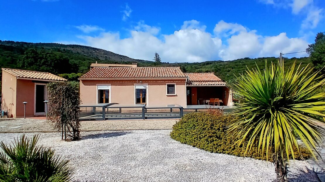 Charming Villa with Covered Swimming Pool