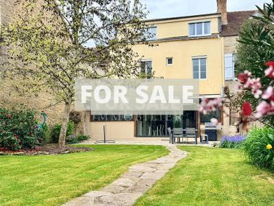 Pretty House with Parking and Private Parking