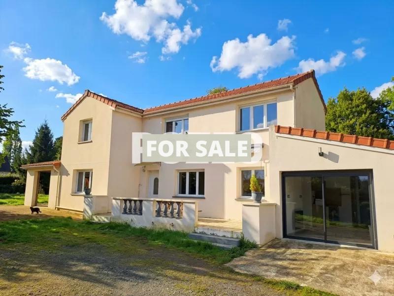 Detached House with Garden
