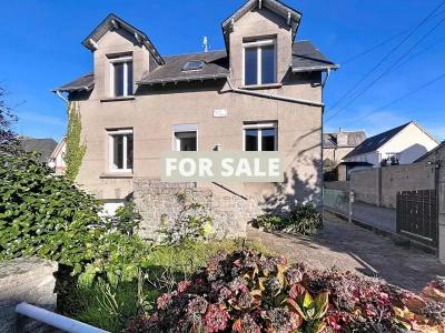 Detached House with Garden by the Coast
