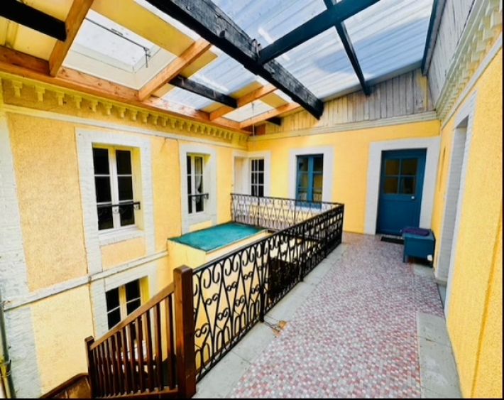 Apartment for Sale in Historic District