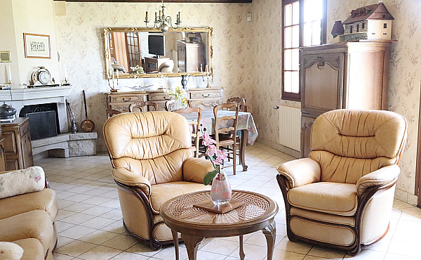 Property_For_Sale_in_France-with_Cle_France_Join_our_mailing_List_MNB07277_2.00