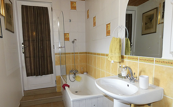 Property_For_Sale_in_France-with_Cle_France_Join_our_mailing_List_MNB07279_49