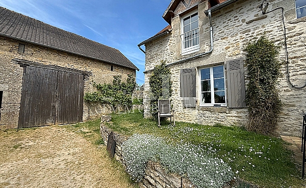 Property_For_Sale_in_France-with_Cle_France_Join_our_mailing_List_DJV06005_n
