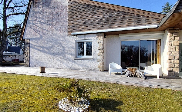 Detached Family Home with Mature Garden