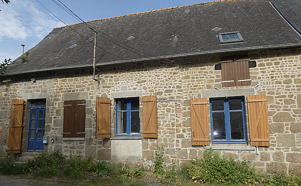 Habitable Country House with Much More Potential